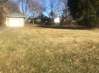 860 Bode Rd, Elgin, IL 60120