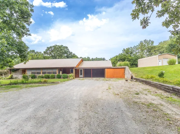 1879 County Road 2635, Moberly, MO 65270