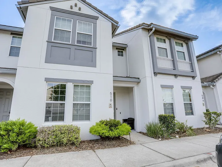 510 Captiva Dr — Photo 1