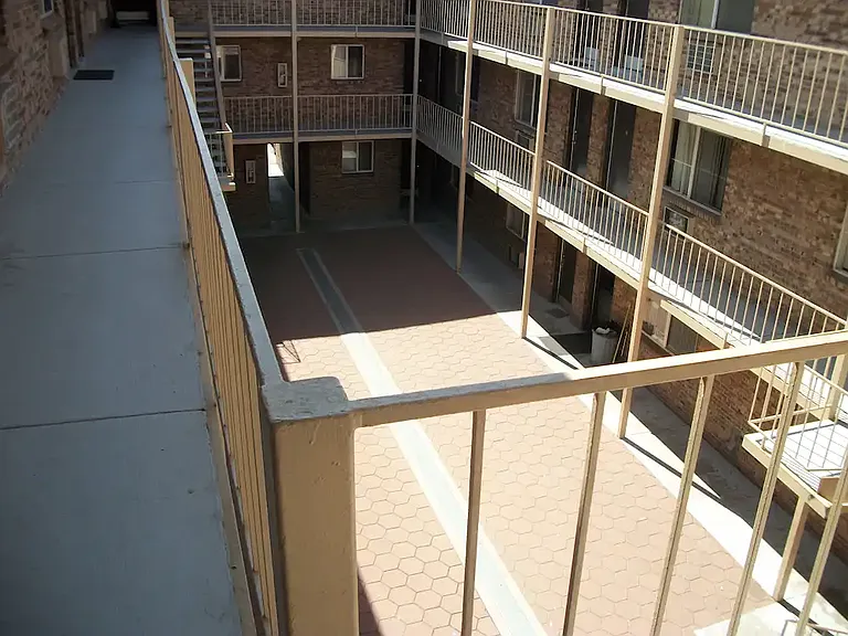 Falcon Apartments — Photo 12