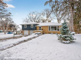 2233 Gilbert Ln, South Saint Paul, MN 55075