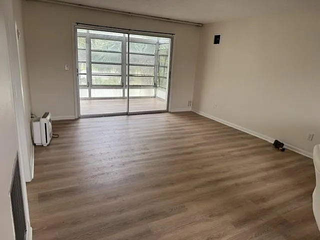 2 bed, 1000 sqft, $1,465 — Photo 4