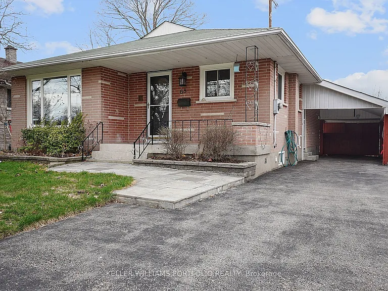 68 Athabasca St — Photo 1