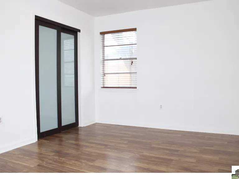 1009 S 29th St — Photo 10