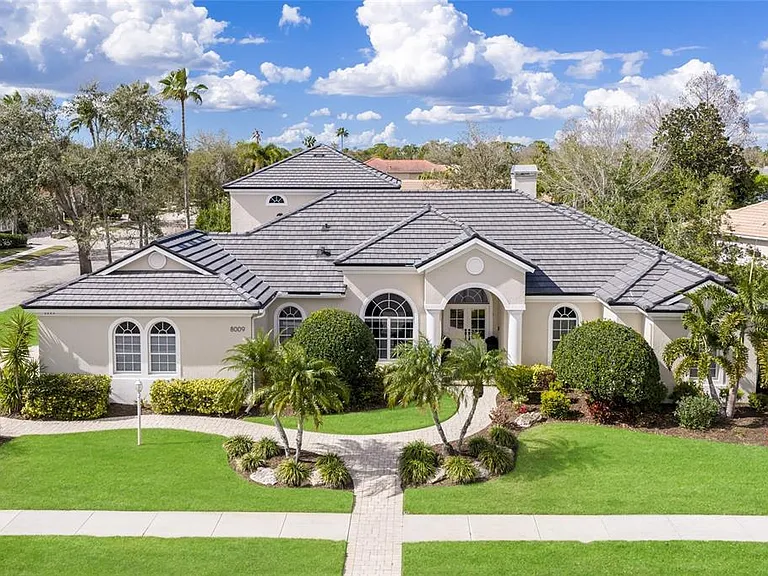 8009 Royal Birkdale Cir — Photo 1