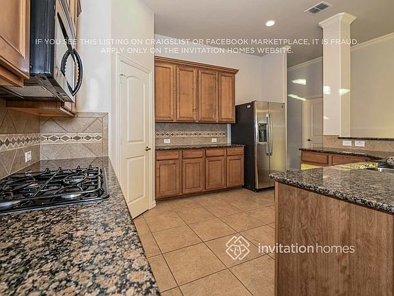 5th image of 807 Miramar Dr