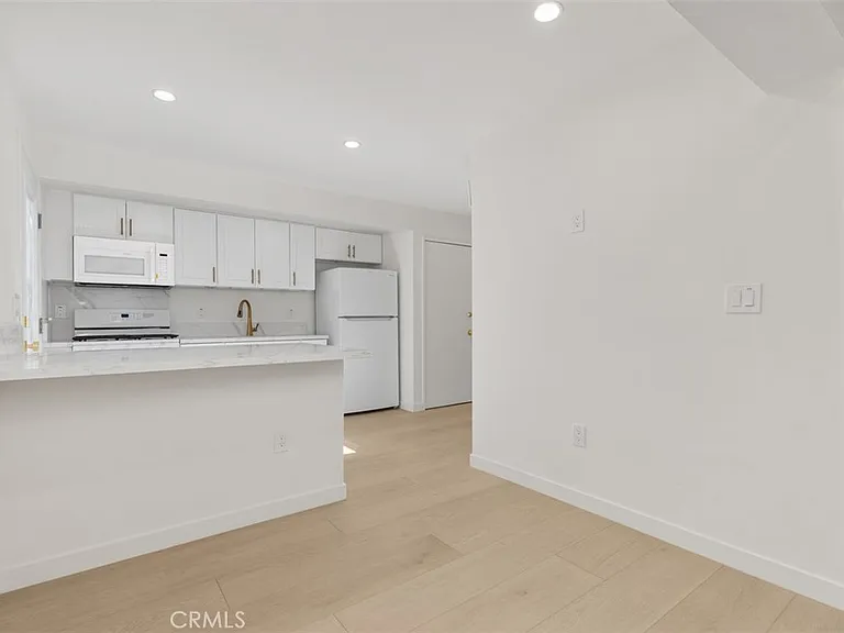 3926 Acacia St — Photo 13