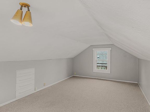 4th image of 4530 SE 36th Ave #A