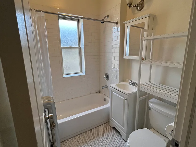 2339 N Sacramento Ave #3N — Photo 11