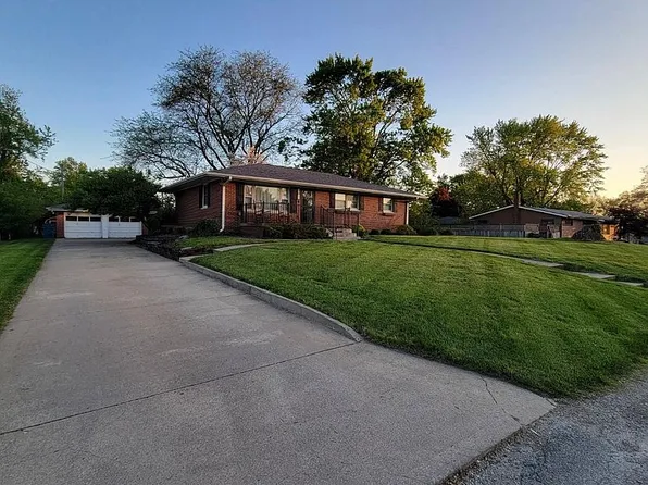 301 James St, Saint Joseph, IL 61873