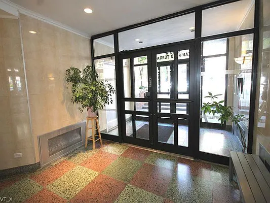 Sold by Fillmore | media 8