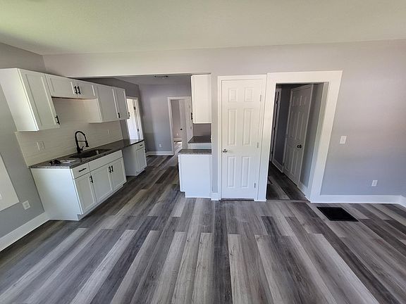 3rd image of 2317 E 50th St