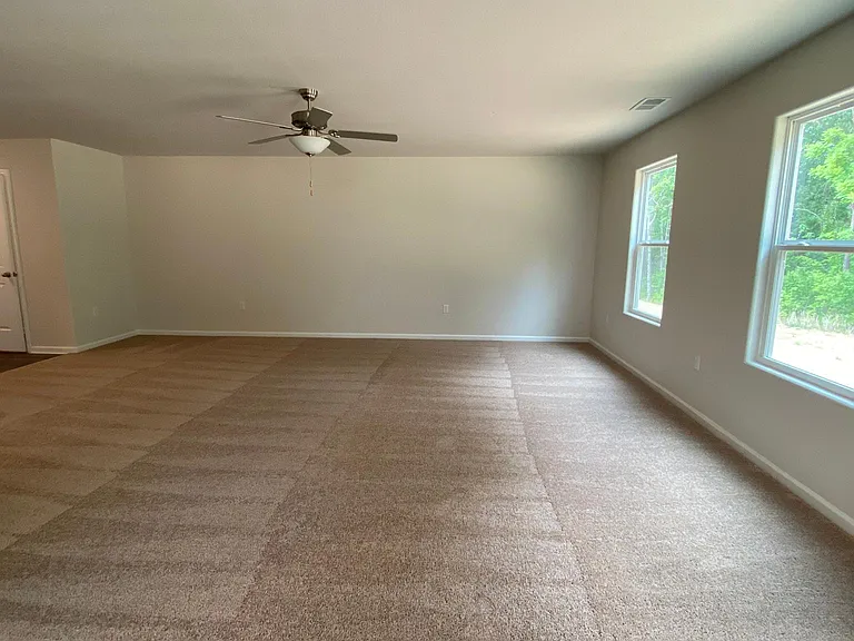 216 Caffee Dr — Photo 9