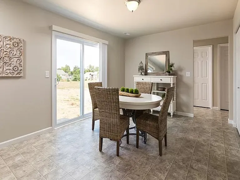 334 Saddlebrook Dr — Photo 8