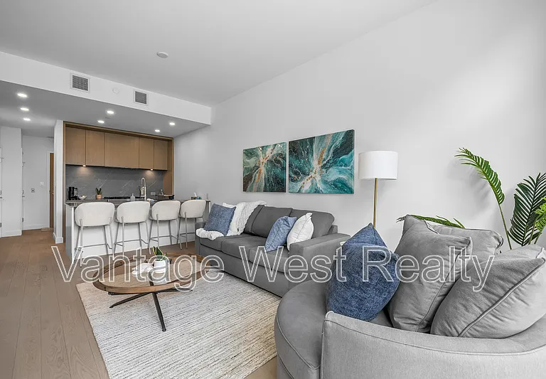 3389 Lakeshore Rd #210 — Photo 32