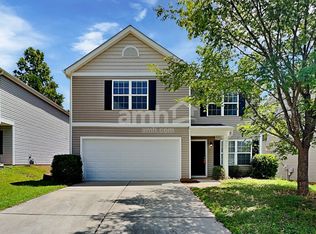 9504 Eagle Feathers Dr, Charlotte, NC 28214