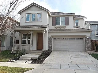 134 Thomas Ave photo 1