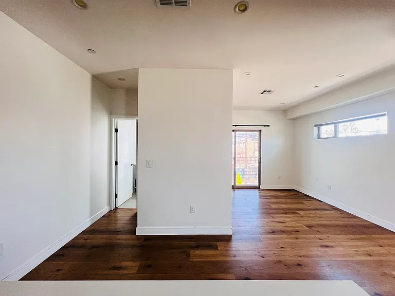 250 S Burlington Ave #250 — Photo 25