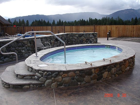 Roslyn Ridge Activity Center features a cultured stone hot tub. 