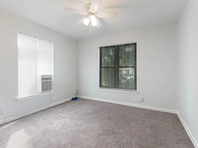 463 Cherry Ridge Dr — Photo 16