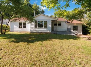 805 E Jackson Dr, Fayetteville, AR 72701