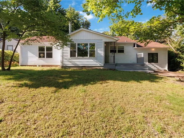 805 E Jackson Dr, Fayetteville, AR 72701