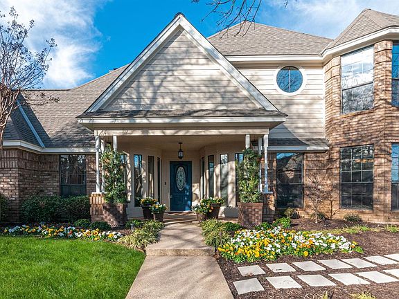 2nd image of 4102 Mockingbird Ln