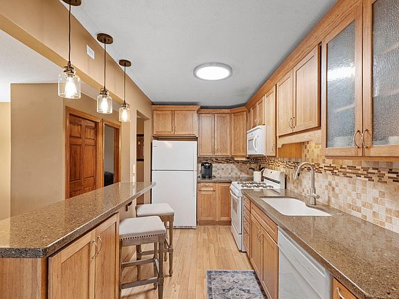 4th image of 12312 Oak Leaf Ct