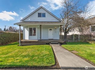 1332 E Marine View Dr, Everett, WA 98201