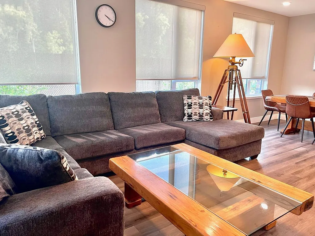 2 bed, 954 sqft, $2,250 — Photo 2
