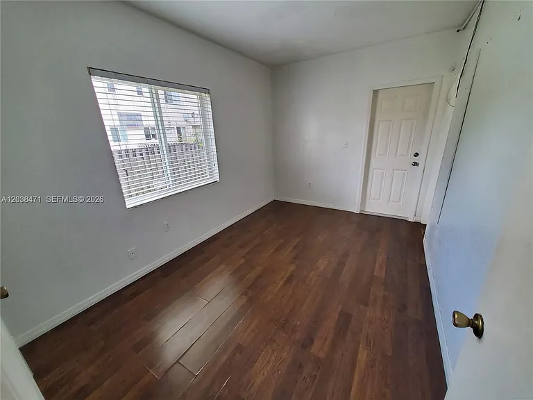 300 NW 84th Ter #300 — Photo 12