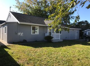 14 Elm Ave, Tillamook, OR 97141