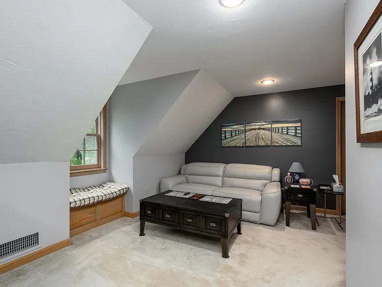 39 Robertson Dr — Photo 37