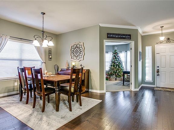5th image of 2827 Heather Ct
