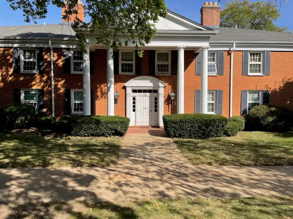 520 Devonshire Ln APT 18, Crystal Lake, IL 60014
