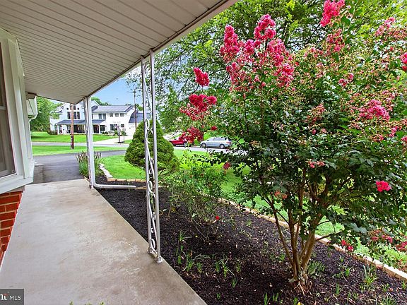 4th image of 11704 Greenlane Dr