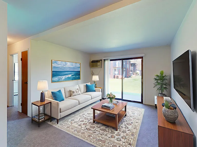 Mallard Cove Apartments — Photo 21