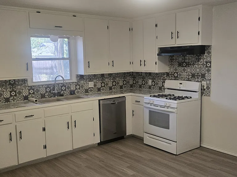 504 S Judd St — Photo 10