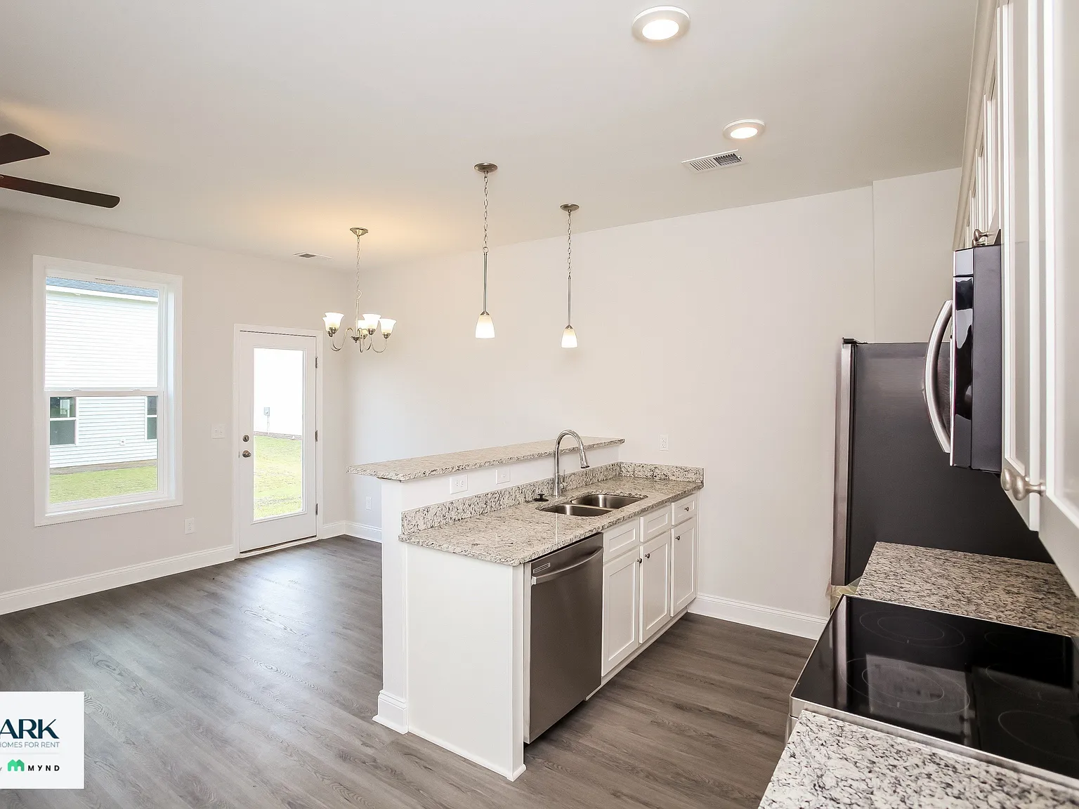 3 bed, 2.5 bath, 1350 sqft, $1,645 — Photo 3