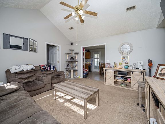 5th image of 107 Antler Dr
