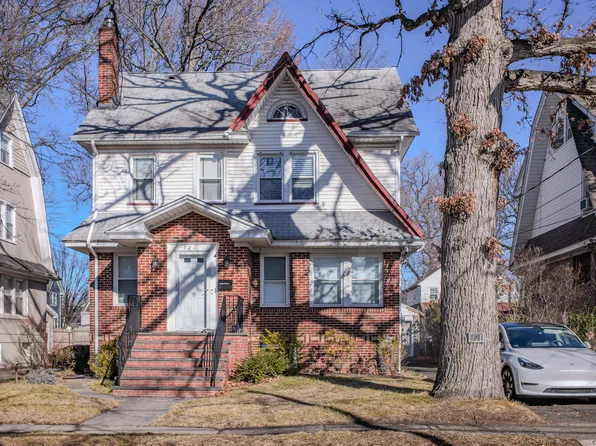 321 Griggs Ave, Teaneck, NJ 07666