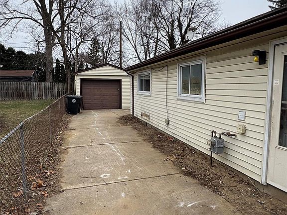 2nd image of 28034 Curtis Rd