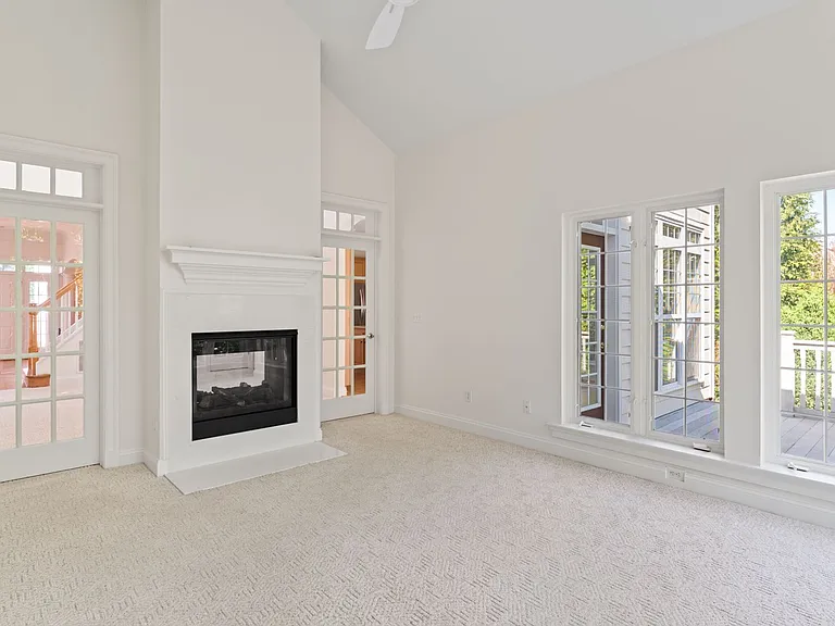 4990 Lake Tree Ln — Photo 11