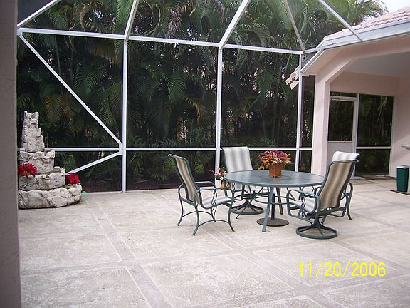Screened In Patio Perfect for Entertaining!!