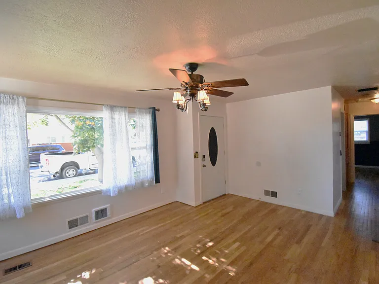 336 W Washington St — Photo 5