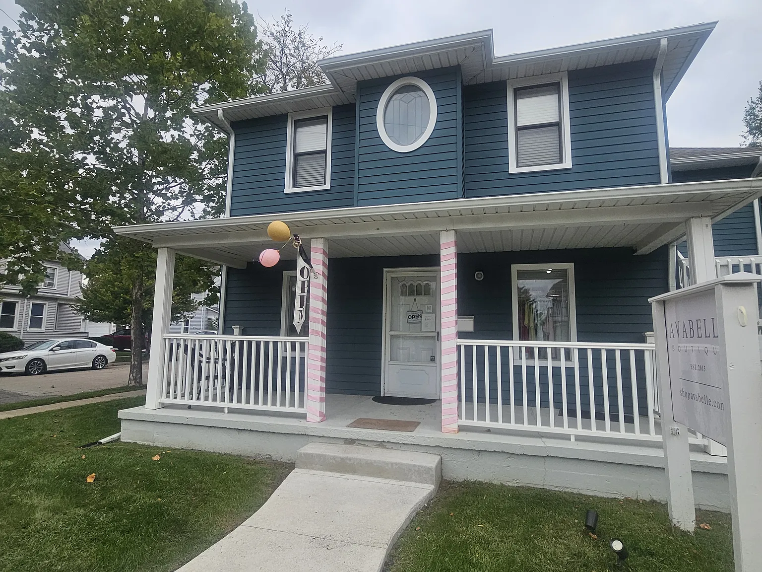 2 bed, 1000 sqft, $1,900 — Photo 3