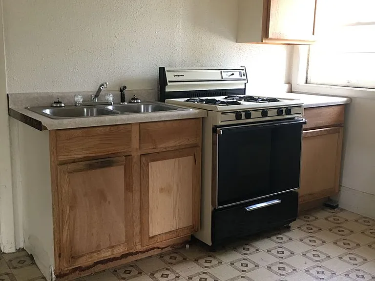 460 Cooper St — Photo 1