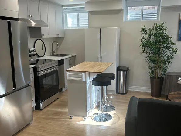 25 Roma Dr #Basement, Whitby, ON L1P 0B4