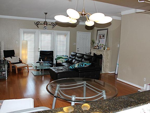 4th image of 282 Wilcrest Dr #282