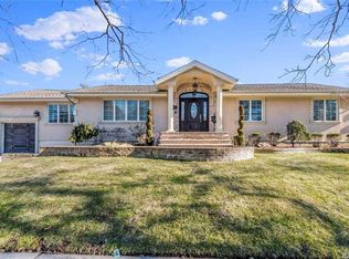 79 Harbor Ln, Massapequa Park, NY